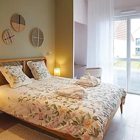 Domaine Des Diamants Blancs De Bondues Hotel *