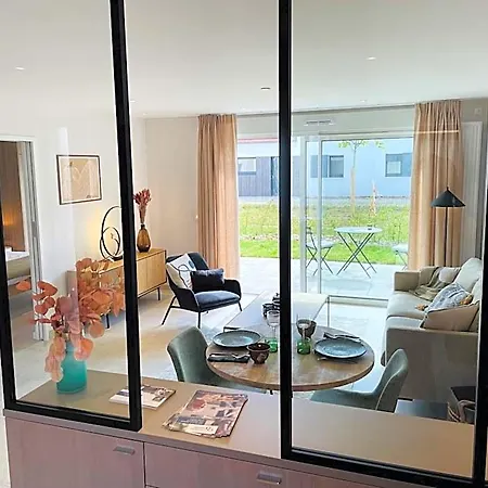 Domaine Des Diamants Blancs De Bondues Hotel *